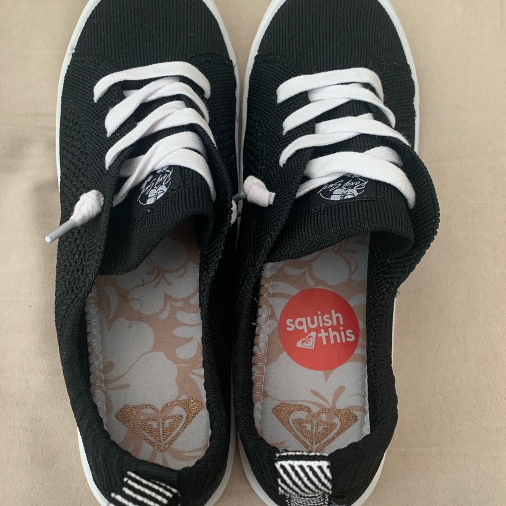 Roxy women’s bayshore (closed knit) comfy sneaker